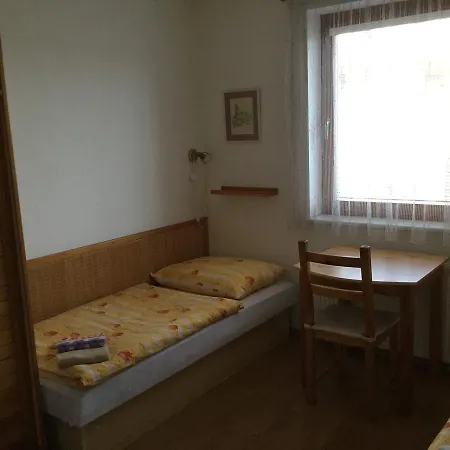 Bed & Breakfast 325 Tábor