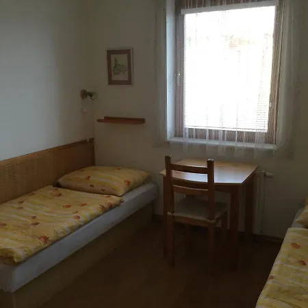 325 Tábor